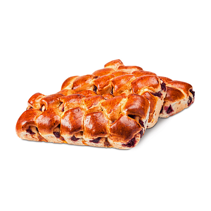 Пирог сдобный с вишней