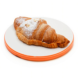 Круассан Миндальный с вишней