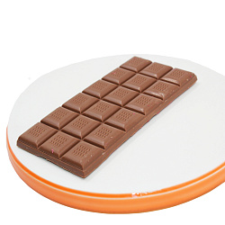 Шоколад молочный с малиной 65 г